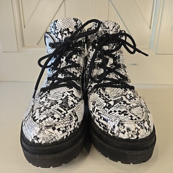 Indigo Road Y2K Grunge Combat Boot Women's 9M Chunky Platform Python Goth - Picture 2 of 11